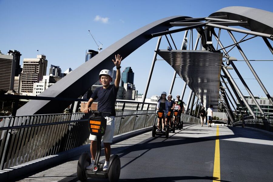 2.5 Hour Brisbane: Sightseeing Tours - Morning & Night - City Botanic Gardens and Eagle Street Pier