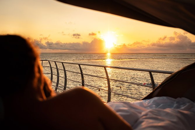 2-Day Great Barrier Reef: Reefsleep Experience - Sunrise, breakfast, and one more reef session