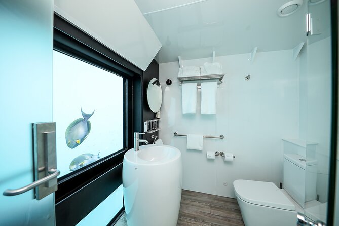 2 Day Great Barrier Reef "Reefsuites" Experience - Staff service and the small-group feel