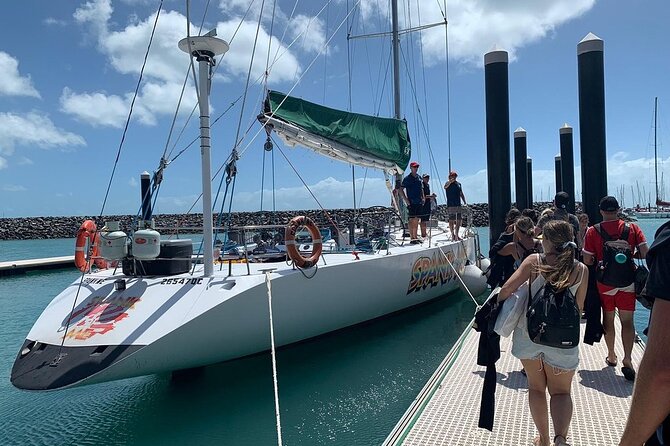 2-Night Whitsundays Sailing Cruise incl. Whitehaven Beach & Great Barrier Reef - Whitehaven Beach before the crowds