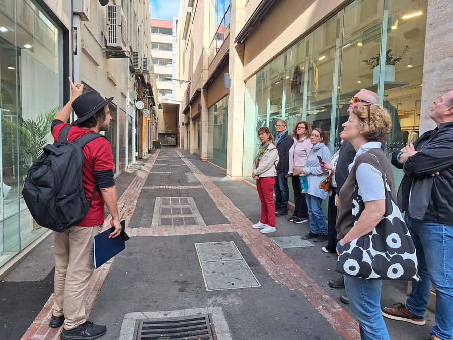 Adelaide: Guided Ultimate Walking Tour with Drink and Snack - Finishing near Adelaide Central Market