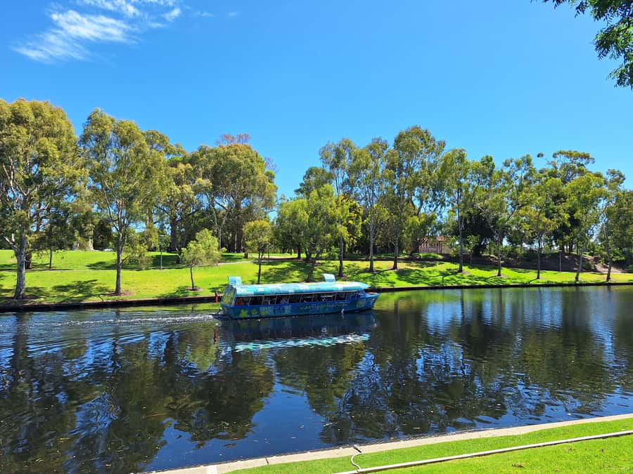 Adelaide: Guided Ultimate Walking Tour with Drink and Snack - Rundle Mall and Adelaide’s everyday life