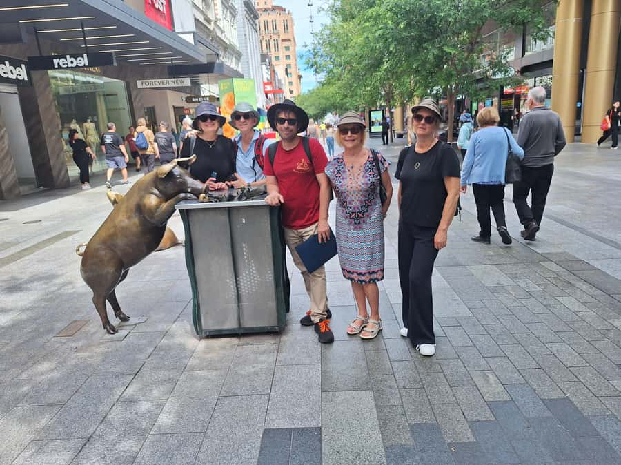 Adelaide: Guided Ultimate Walking Tour with Drink and Snack - Adelaide Arcade and the pleasure of looking up