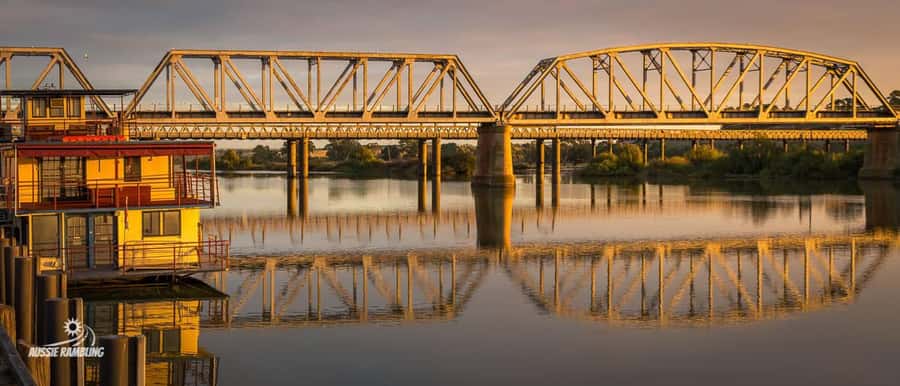 Adelaide Hills Tour with River Murray 3 Hour Lunch Cruise. - A full day linking the hills and the river