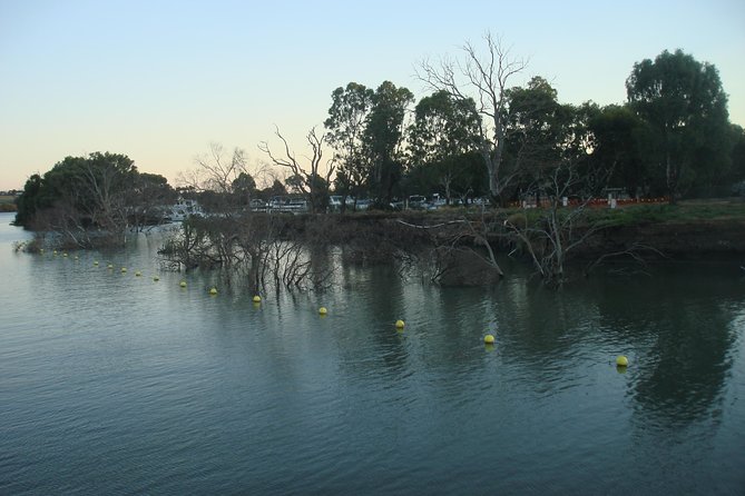 Adelaide Hills Tour with River Murray Lunch Cruise - Captain Proud turns lunch into the main attraction
