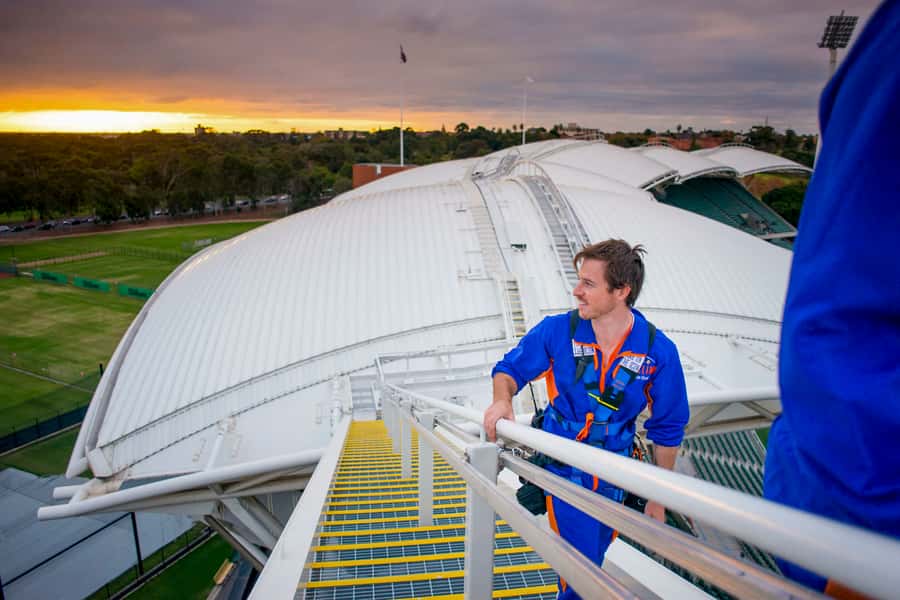 Adelaide: Rooftop Climbing Experience of the Adelaide Oval - City View and the changing light