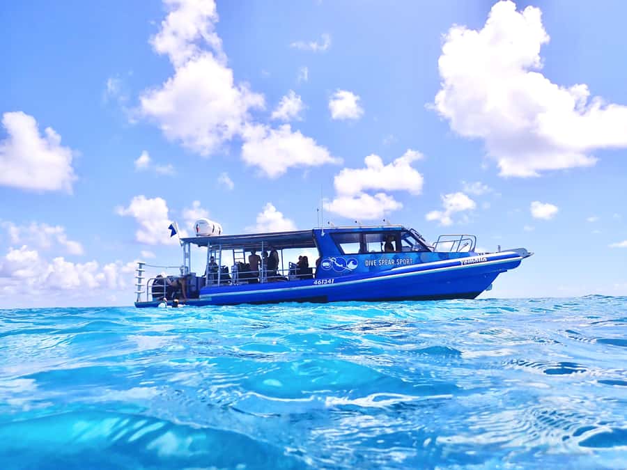 Agnes/1770: Southern Great Barrier Reef Snorkelling Day Trip - A careful start with a 15-minute safety briefing