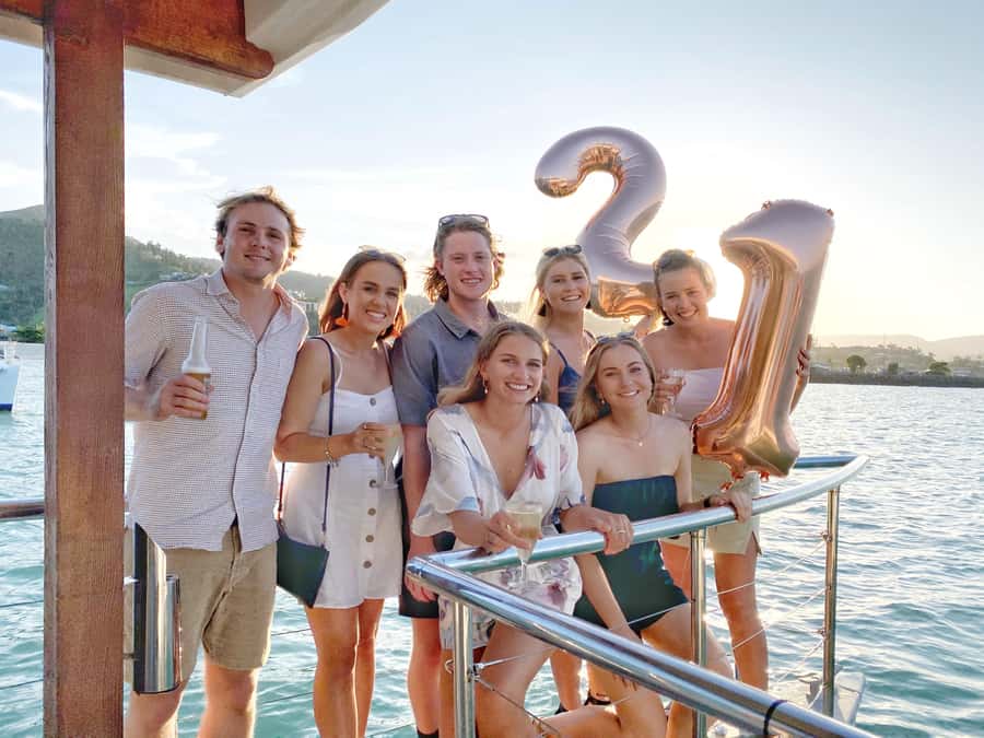 Airlie Beach: 2-Hour Sunset Cruise with Sparkling Wine - Sunset over Airlie Beach