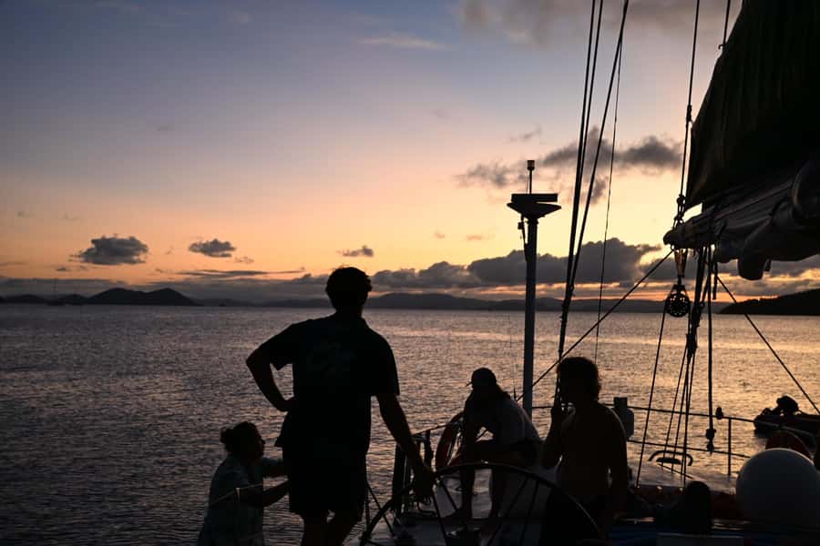 Airlie Beach: 2-Night Whitsundays Sailing Trip with Meals - Weather, comfort, and the honest trade-off