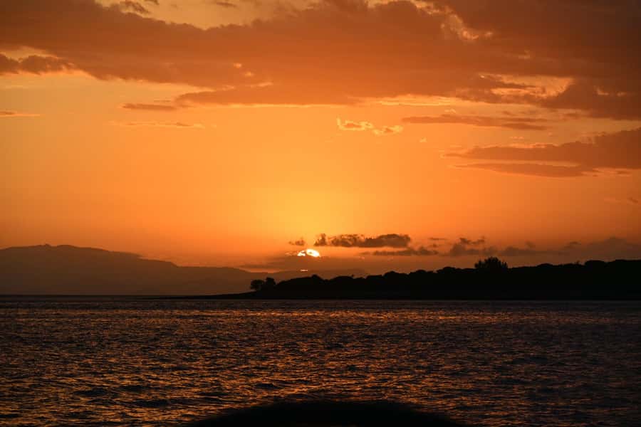 Airlie Beach: 2-Night Whitsundays Sailing Trip with Meals - Should you book the OzSail Whitsunday trip?