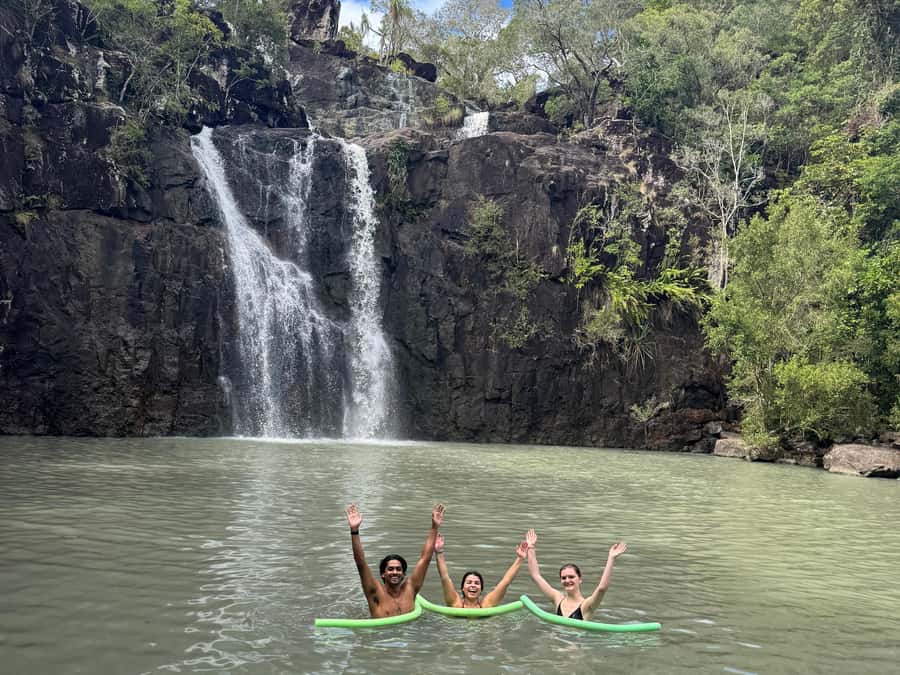 Airlie Beach: Roundtrip Tour to Cedar Creek. - Cedar Creek Falls at a glance