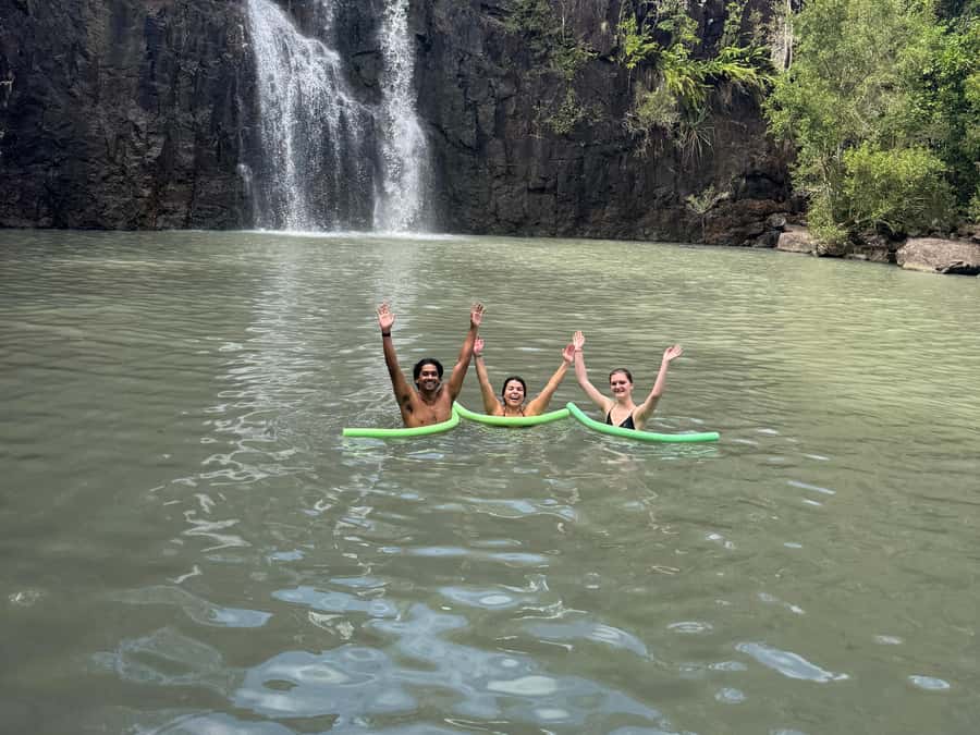Airlie Beach: Roundtrip Tour to Cedar Creek. - A walk for photos and wildlife