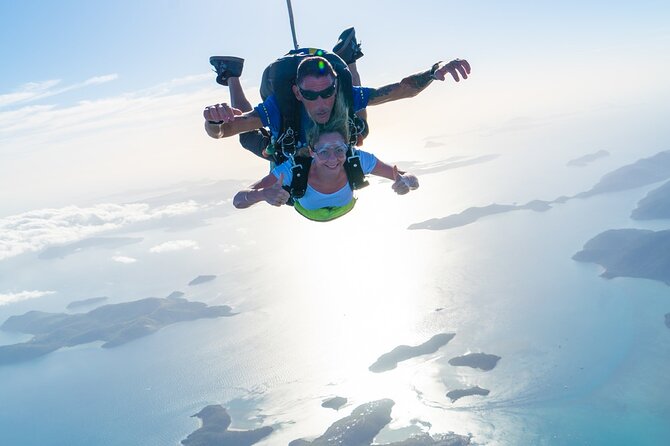 Airlie Beach Tandem Skydive Over the Whitsunday Islands - Should you book the Airlie Beach tandem skydive?