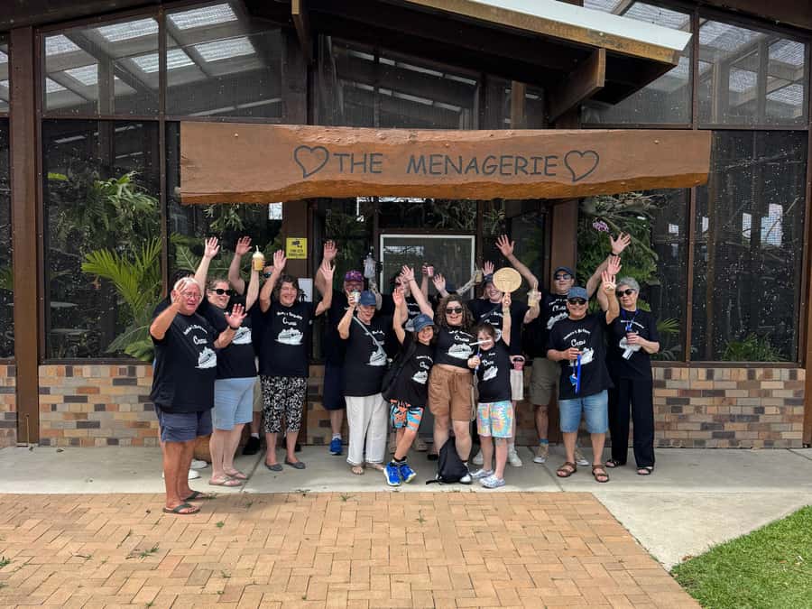 Airlie Beach: The Airlie Hopper Sightseeing Bus - Lunch at George’s Diner