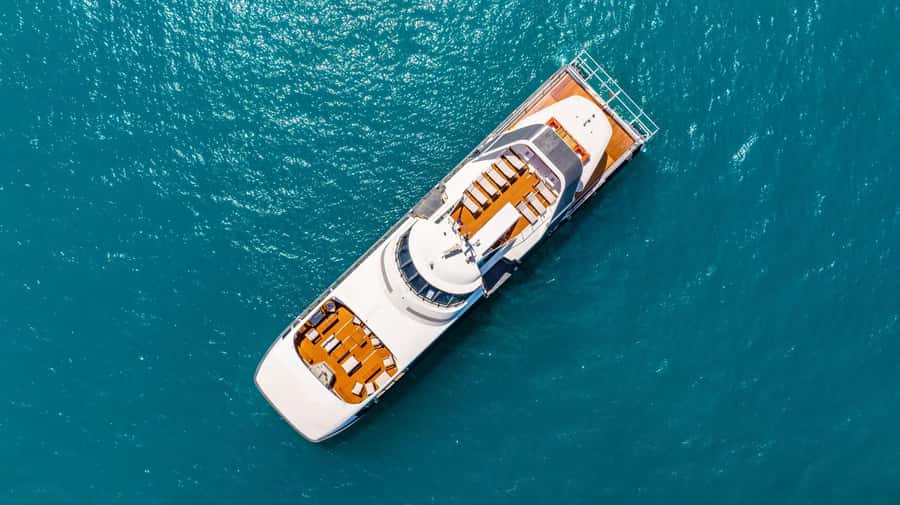 Airlie Beach: Whitehaven Beach Day Tour with Snorkel Option - Super Flyer makes the long crossings easier