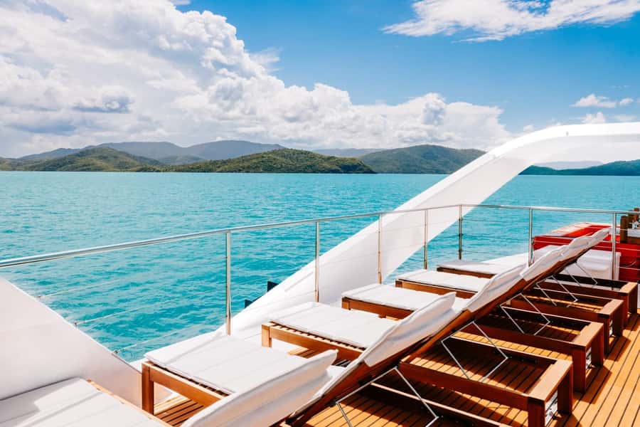 Airlie Beach: Whitehaven Beach Day Tour with Snorkel Option - The 900-meter walk to South Whitehaven Lookout