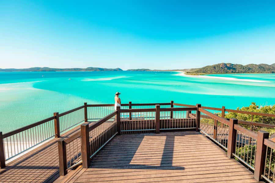 Airlie Beach: Whitsunday Islands 2-Day Sailing Tour - Snorkelling the coral gardens