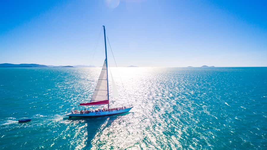 Airlie Beach: Whitsunday Islands 2-Day Sailing Tour - Who will enjoy this overnight yacht trip