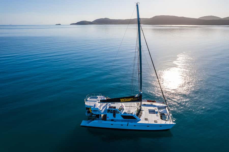 Airlie Beach: Whitsunday Islands Sailing, SUP & Snorkel Tour - The 9:15am departure and the first sail