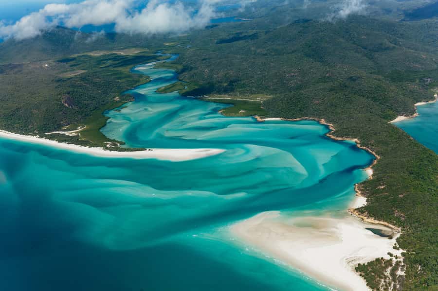 Airlie Beach: Whitsundays & Heart Reef Scenic Flight - Reaching Heart Reef and the outer reef