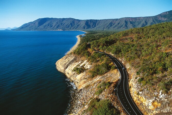 Airport Transfers between Cairns Airport and Palm Cove - Why luggage handling matters after a flight
