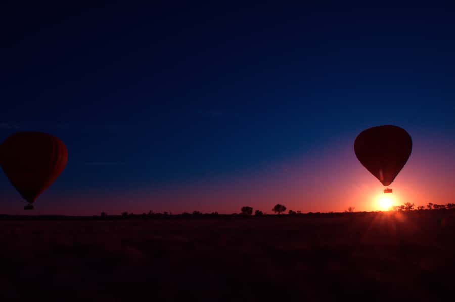 Alice Springs: Early Morning Hot Air Balloon Flight - Leaving Alice Springs before sunrise