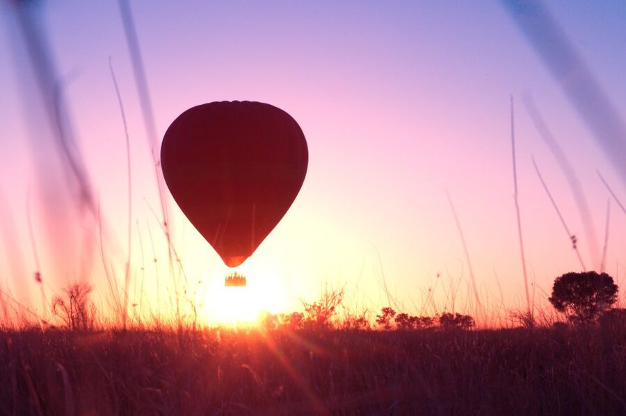 Alice Springs: Early Morning Hot Air Balloon Flight - A calm first balloon ride