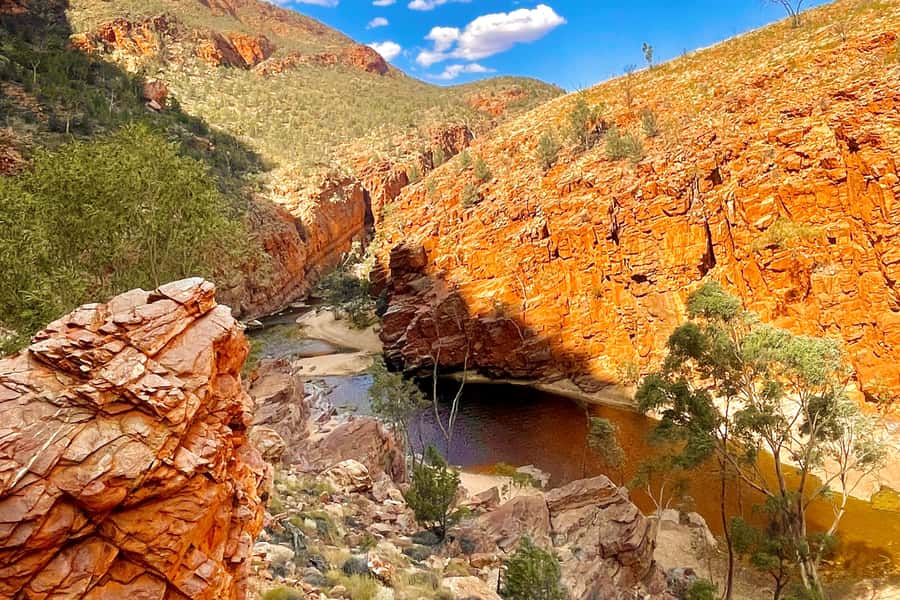 Alice Springs: West MacDonnell Ranges & Standley Chasm Tour - The Ochre Pits: colour with cultural meaning