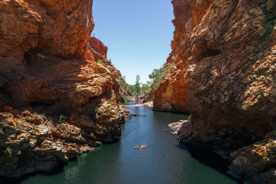 Alice Springs: West MacDonnell Ranges & Standley Chasm Tour - Simpsons Gap: a quiet start with wildlife potential