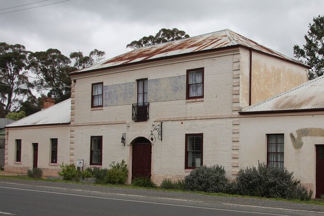 Alices Journeys Walking Tours of Daylesford 2.30pmFRI 11.30amSAT - Women’s stories, gold rush links, and local legends