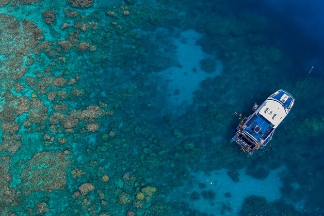 All Inclusive Great Barrier Reef Cruise w optional Scuba Diving - The long crossing to the Great Barrier Reef