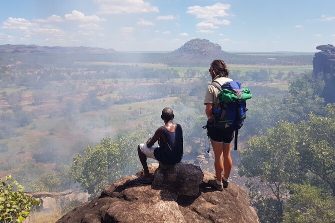 Arnhem Land Yingana Injalak Hill Full Day Tour from Darwin - Lunch above the Arnhem Land scenery