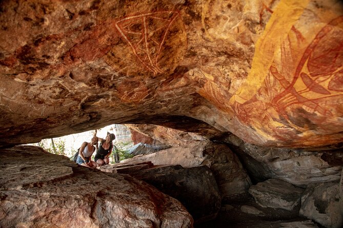 Arnhem Land Yingana Injalak Hill Full Day Tour from Jabiru - Who should book this Arnhem Land experience?