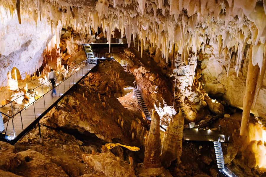 Augusta: Jewel Cave Fully-Guided Tour - Stairs, platforms, and the pace of the visit