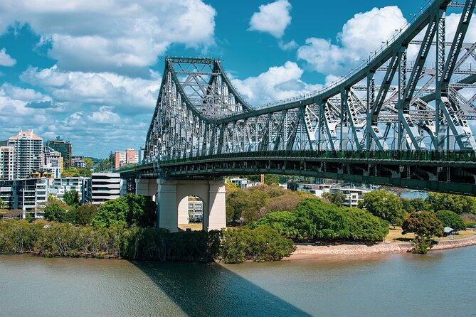 Best of Brisbane Walking Tour: local guide, snack, small group - King George Square and Brisbane City Hall