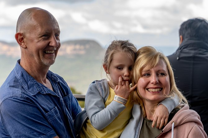 Blue Mountains: Three Sisters, Scenic World and Wildlife park - Lunch in a small-town setting