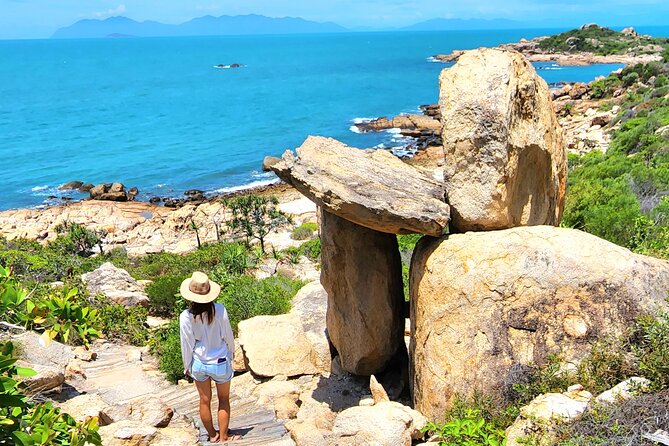 Bowen Beaches Discovery-Top of the Whitsundays - The Big Mango: a classic Australian photo stop