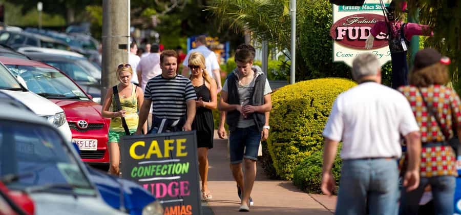 Brisbane: Daytime Glow Worm Caves Hop-on Hop-off Bus Tour - Four hours on Tamborine Mountain lets you choose your day
