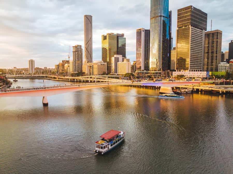 Brisbane: Midday 1.5-Hour Sightseeing Cruise 12.30pm-2.00pm - Kangaroo Point Cliffs and the changing river edge
