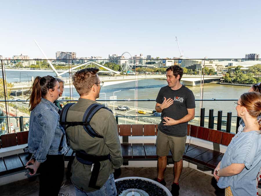 Brisbane: Small-Group 3-Hour Walking Tour with a Drink - The riverfront finish with a local drink
