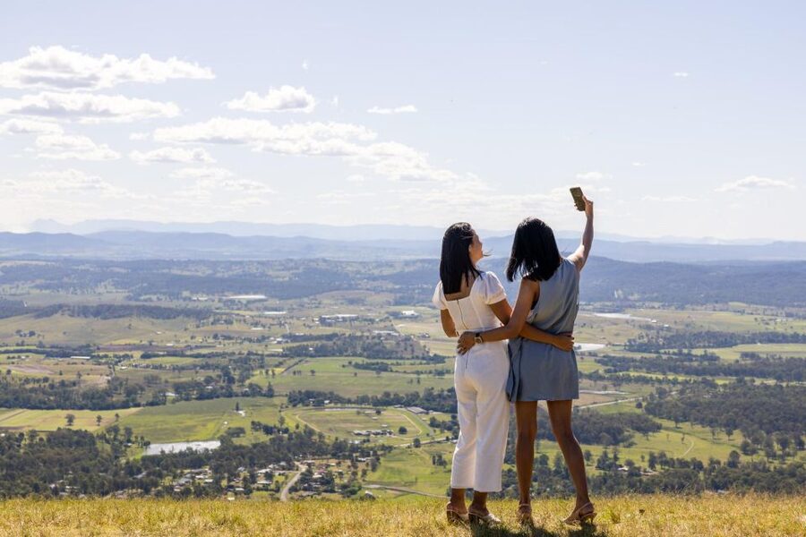 Brisbane: Tamborine Mountain Local Winery Tour with Lunch - Who will enjoy this mountain wine day