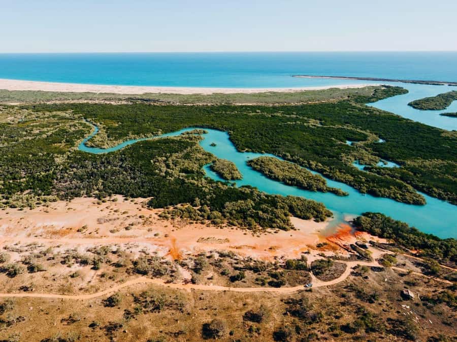 Broome: 30-Minute Scenic Helicopter Flight - Willie Creek, the pearl farm, and the changing tides