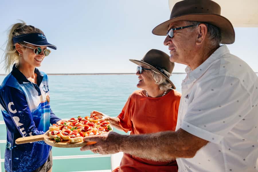 Broome: Snubfin Dolphin Cruises - Searching Roebuck Bay for snubfin dolphins