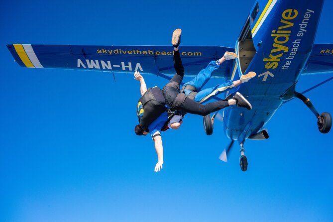 Byron Bay: Tandem Skydive Experience - The parachute ride past Cape Byron Lighthouse