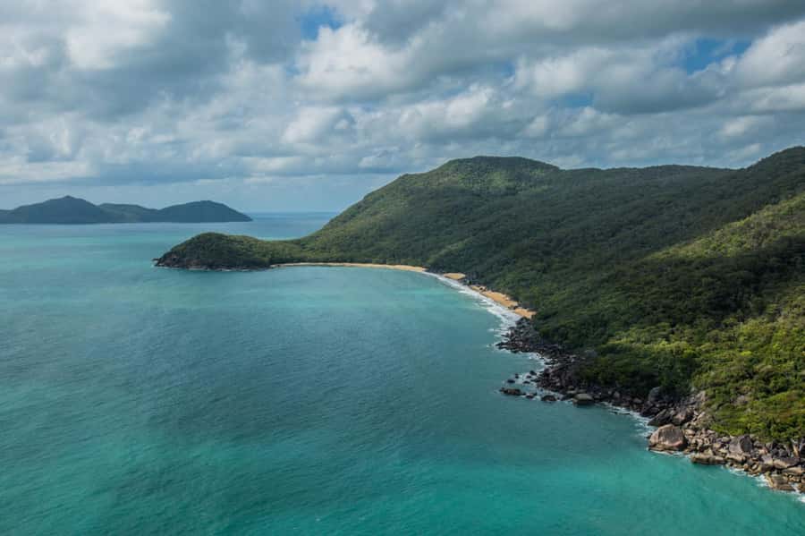 Cairns: Cape Tribulation, Daintree, Mossman and Port Douglas - A tropical ice cream stop closes the northern section