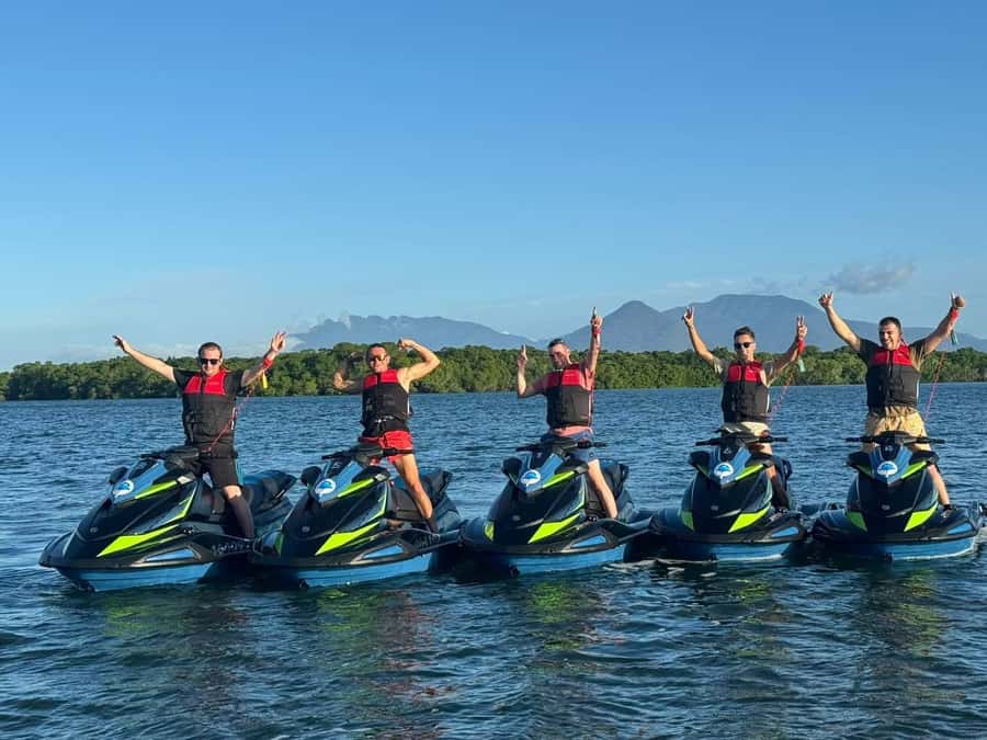 Cairns: Guided Jetski Tour 30 or 60 min - The 60-Minute Route Past Shipwrecks and Mangroves