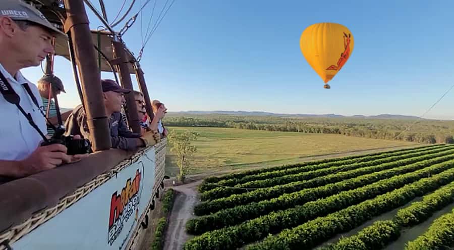 Cairns: Hot Air Balloon Flight with Transfers - A light breakfast and a proper toast