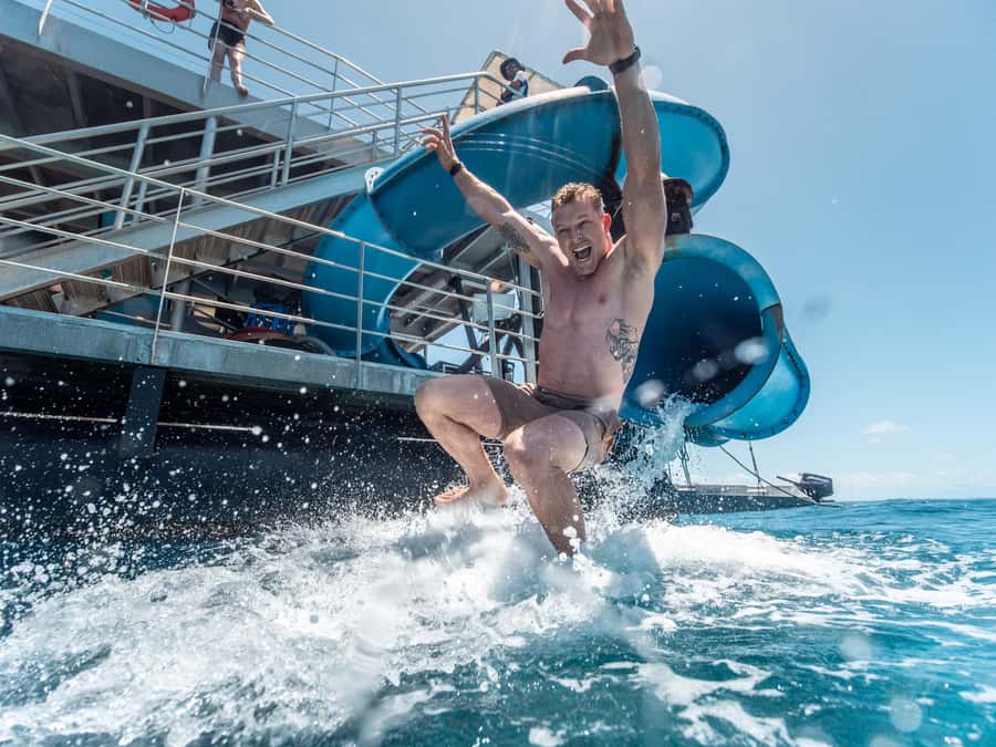 Cairns: Outer Great Barrier Reef Pontoon with Activities - Snorkeling at Moore Reef