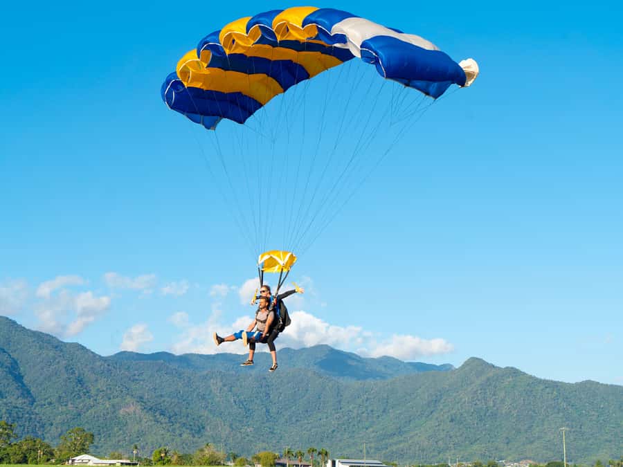 Cairns: Tandem Skydive Experience - The 15,000-foot view above Cairns