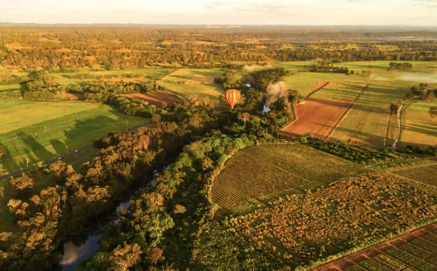 Camden Valley: Sunrise Hot Air Balloon Flight With Breakfast - The one-hour flight above 2,000 feet
